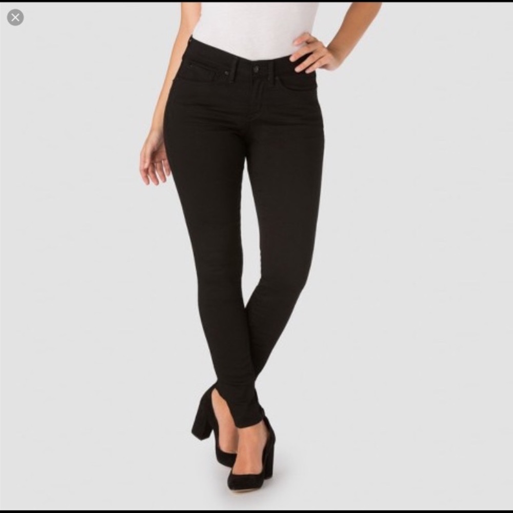 Levi Denizen Curvy Black Jeans